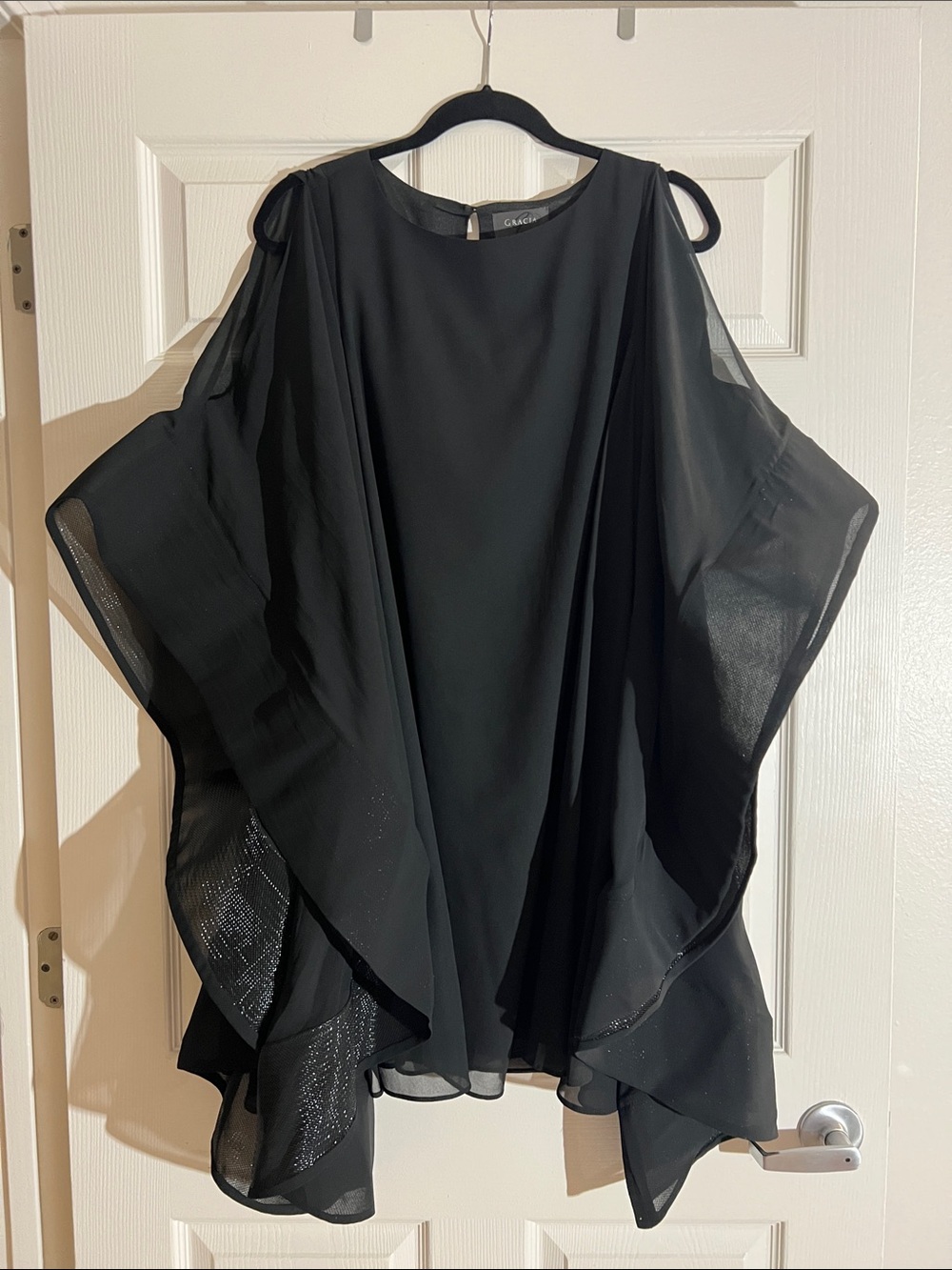GRAZIA Chiffon Black Flowing horsehair cold shoulder sleeve mini dress